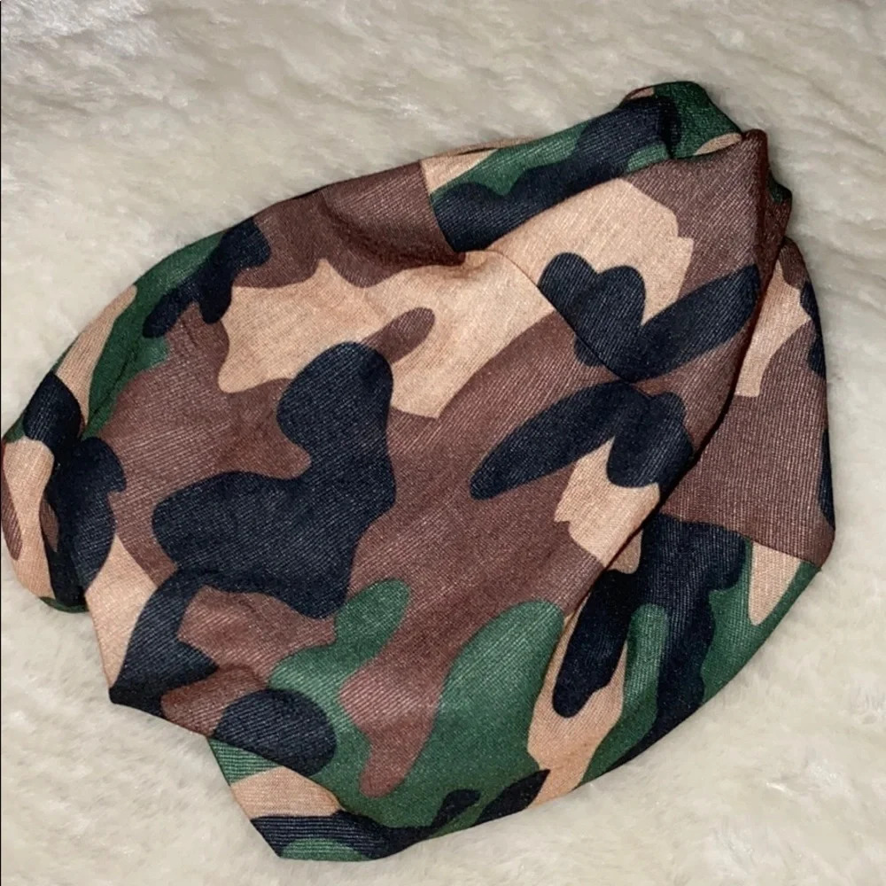 NWOT Camo scrunch extra wide headband